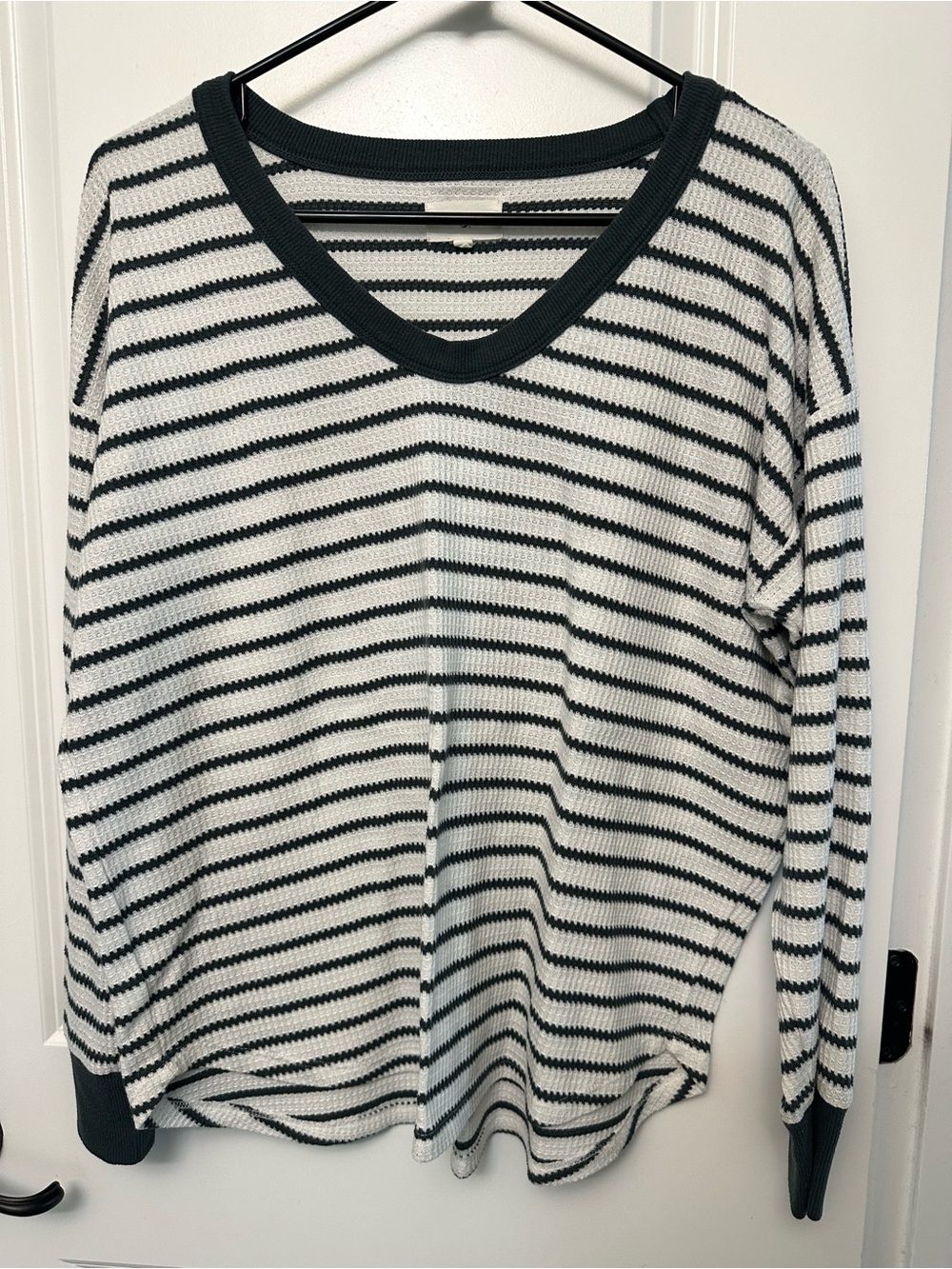 Lou & Grey Striped V-Neck Sweater - White & Charcoal Size Medium